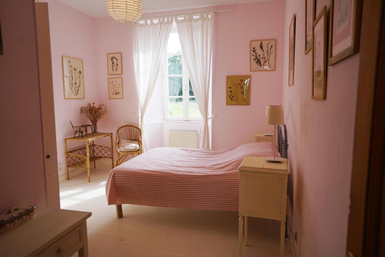 Les Chambres Du Logis Du Chatelier Bressuire Buitenkant foto