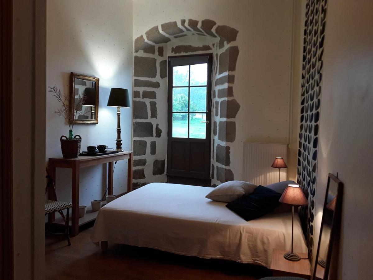 Les Chambres Du Logis Du Chatelier Bressuire Buitenkant foto