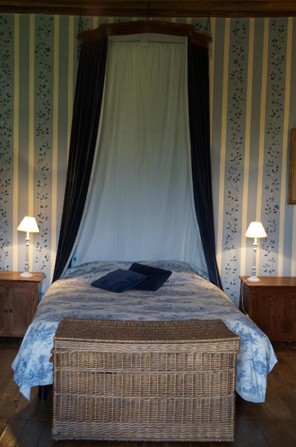 Les Chambres Du Logis Du Chatelier Bressuire Buitenkant foto