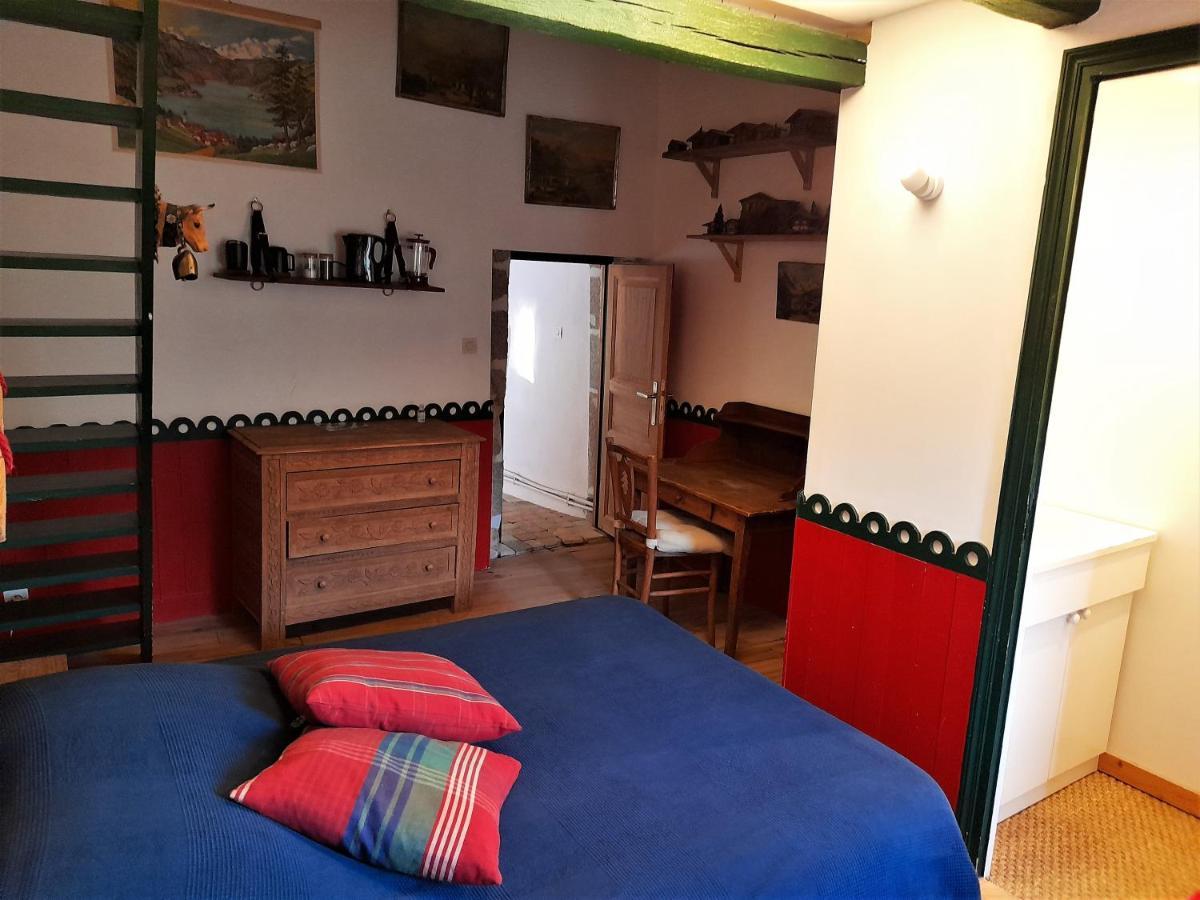 Les Chambres Du Logis Du Chatelier Bressuire Buitenkant foto